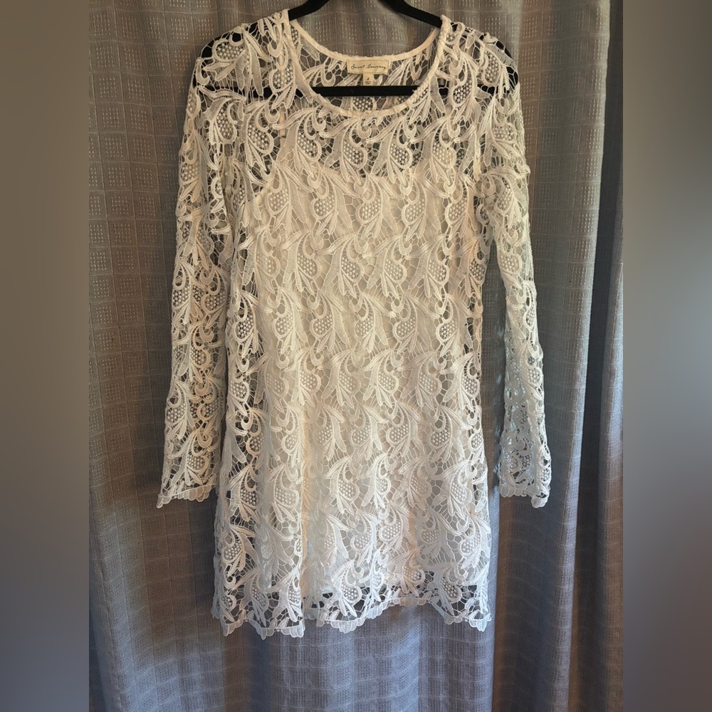 Elegant White Lace Dress